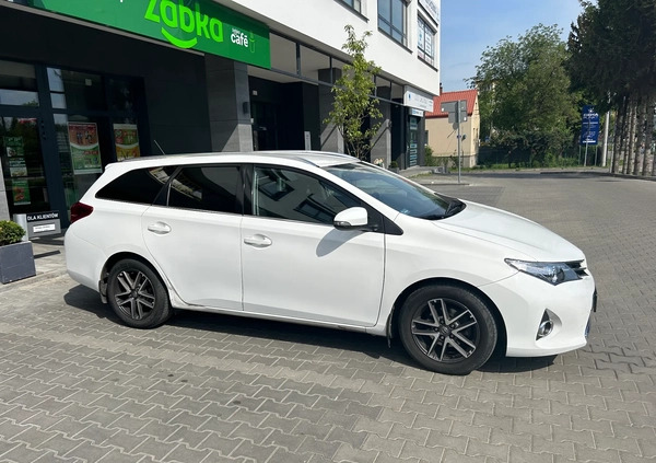 Toyota Auris cena 45000 przebieg: 118000, rok produkcji 2014 z Piastów małe 29
